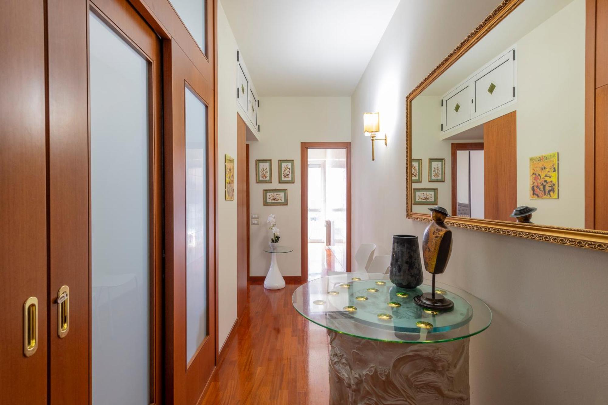 Apartment Canadese Mailand